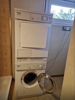 Miele Waschmaschine und Trockner Turm gebraucht weiss