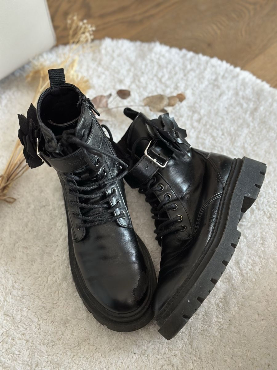 Zara Schuhe für Mädchen: Schwarze Boots von Zara, Gr. 35  – Gebraucht aus Obfelden von dafae
