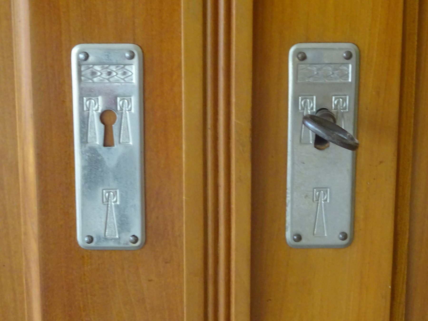 Armadi: Schrank Kirschbaumholz – Usato da Amriswil venduto da octave-wohnkultur 3