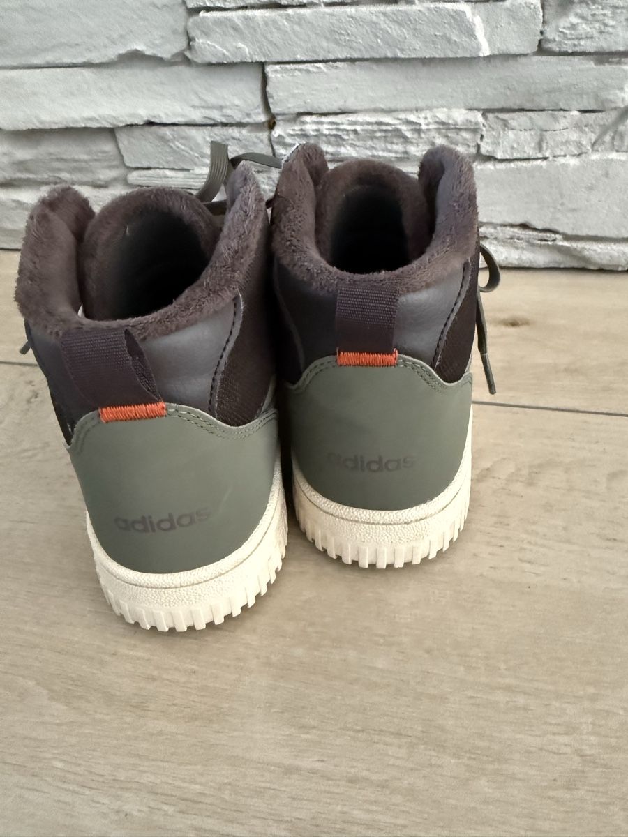 Adidas Scarpe per ragazzi: Adidas Schuhe 41,5 – Nuovo (secondo la descrizione) da Steffisburg venduto da sim_5lpg 3
