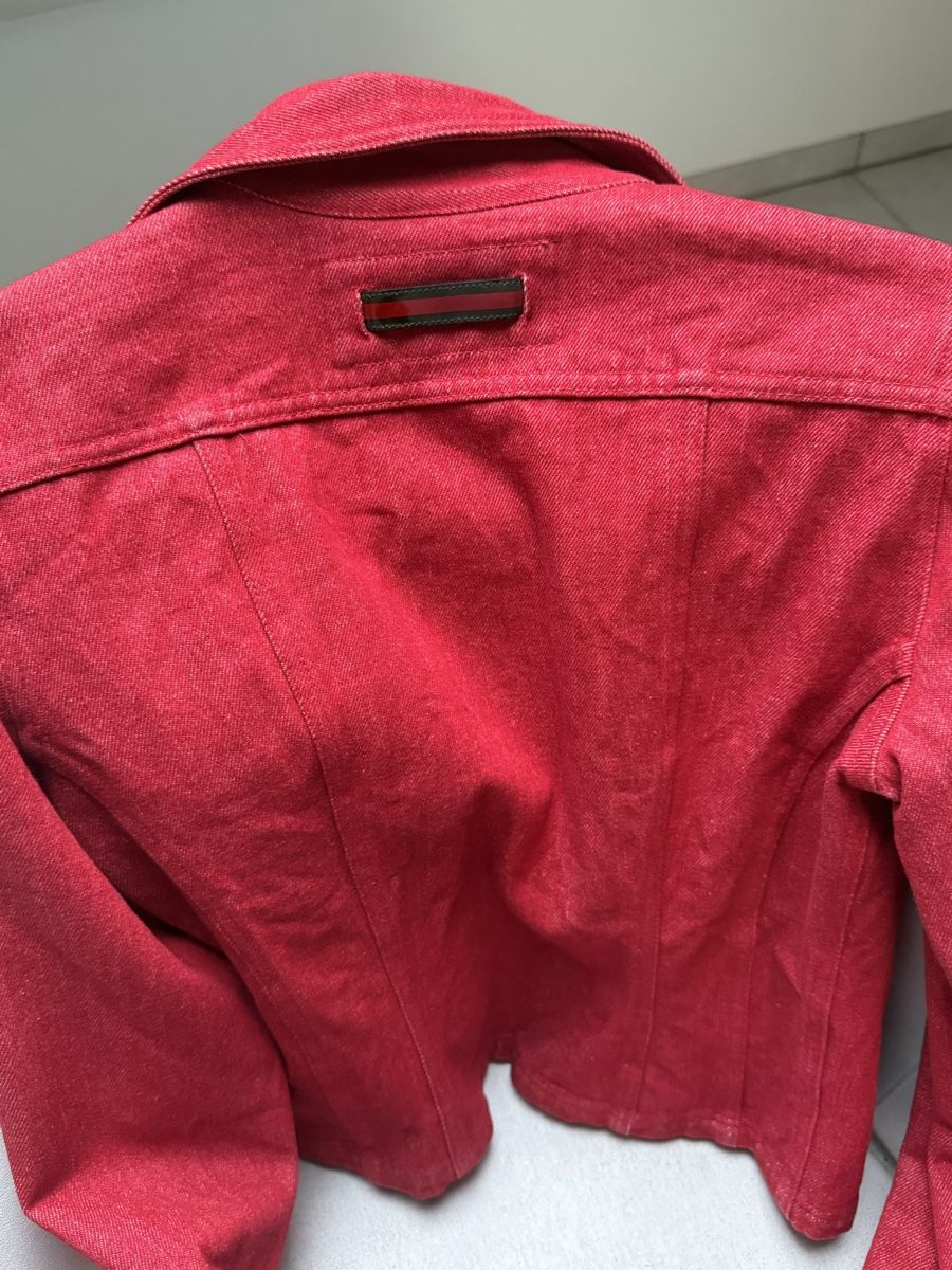 Gucci Jacken: Gucci Jeansjacke rot original – Neu (gemäss Beschreibung) aus Uznach von Resa5 2