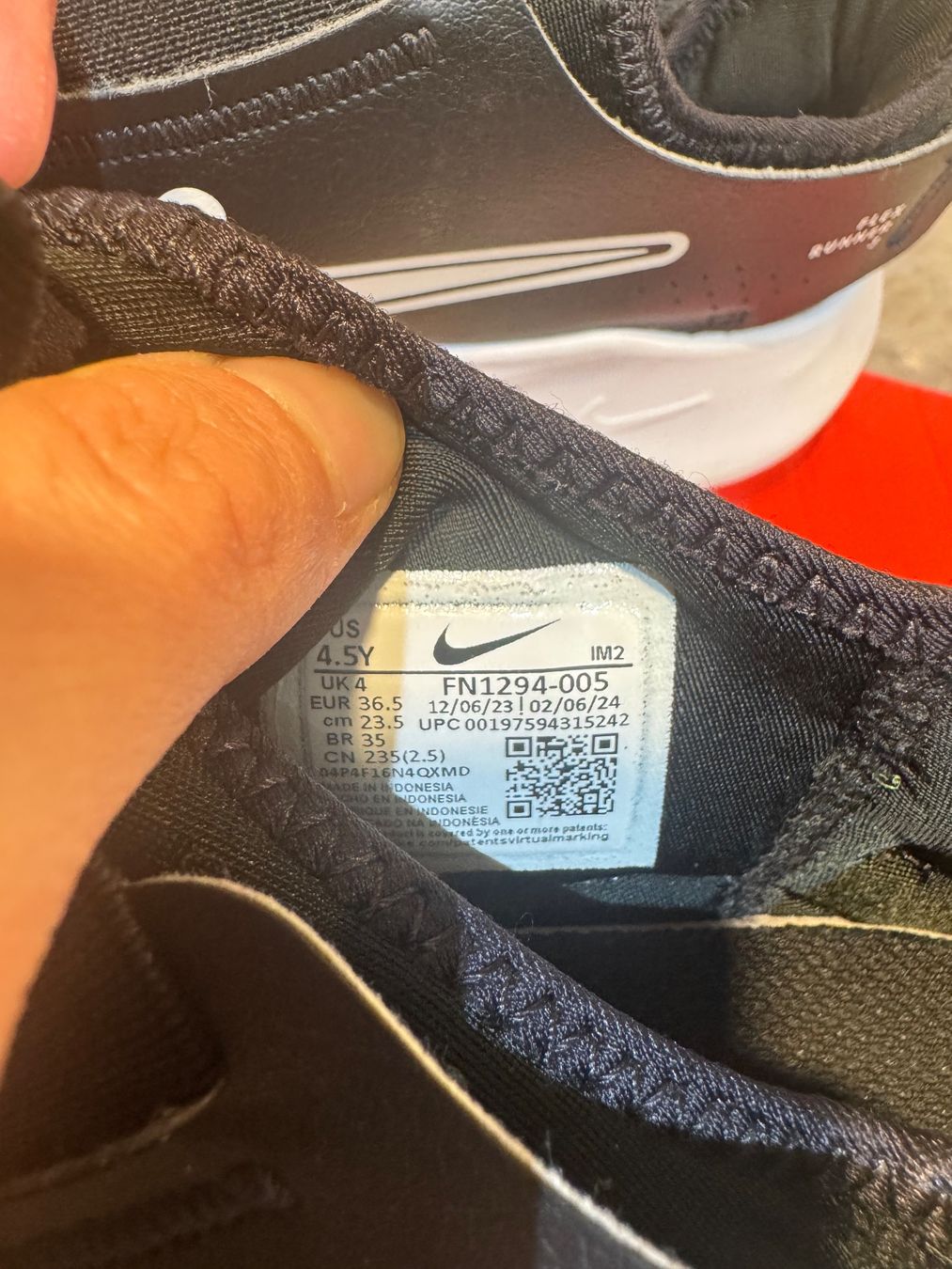 Nike Schuhe für Jungen: Nike basket T36.5 – Gebraucht aus Conches von chn_hgl6 4