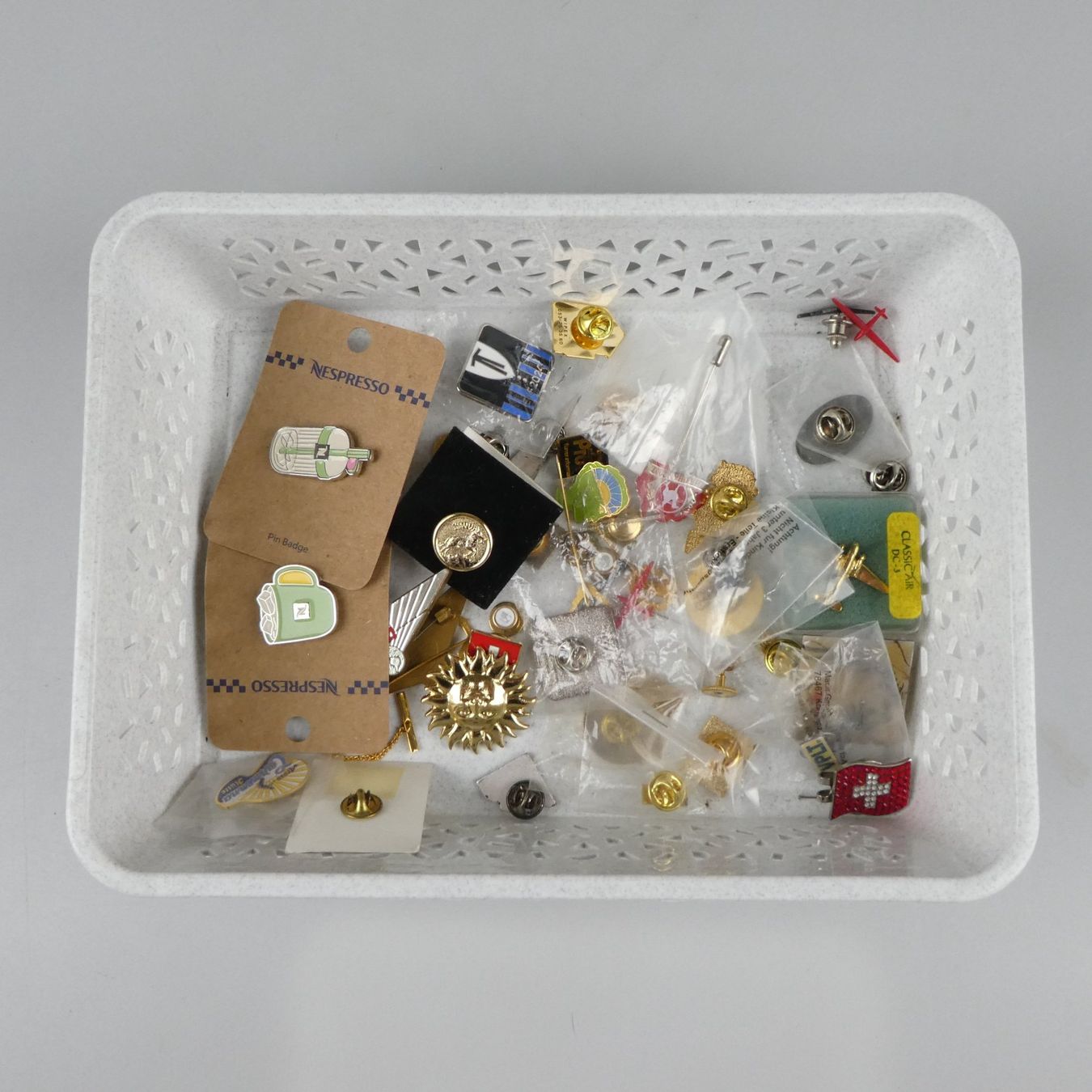 Placchette & Badge: Sammlung verschiedener Anstecknadeln – Usato da Volketswil venduto da brockipfannenstil 2