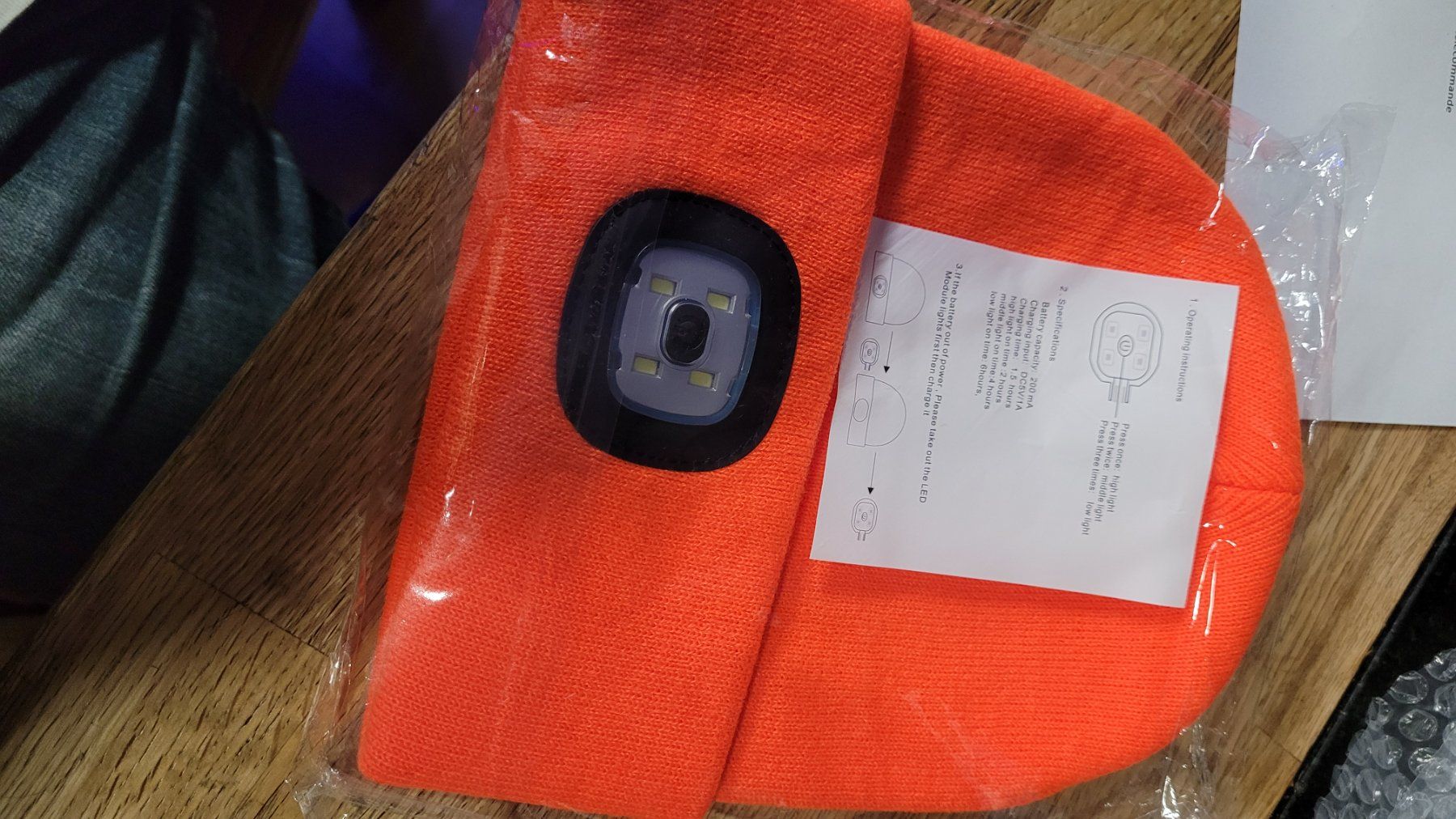 Copricapi, berretti & cappellini: Bonnet avec lampe led – Nuovo e nell'imballaggio originale da Saxon venduto da Sebdem 9
