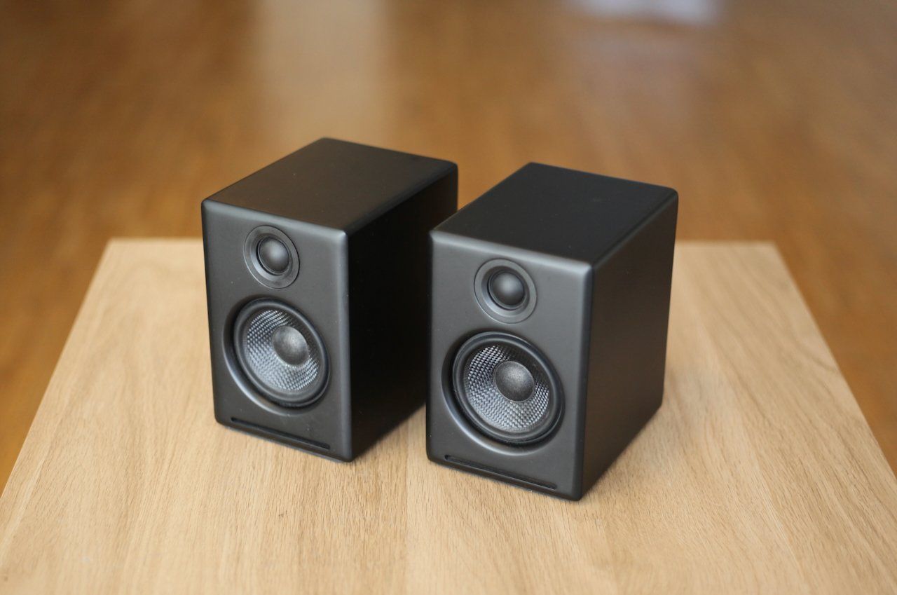 Audioengine Casse acustiche: Audioengine A2+ Wireless Regallautsprecher Schwarz – Usato da Zürich venduto da psoluch
