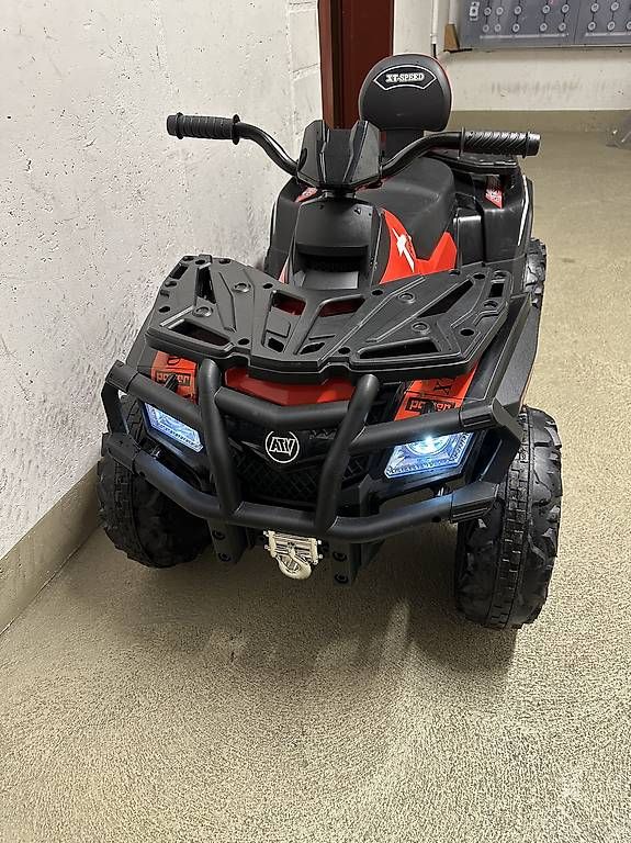 Fahrzeuge für Kinder: Quad Elektroauto mit 10,8V Lithium Akku – Gebraucht aus Belp von oav_mmb9