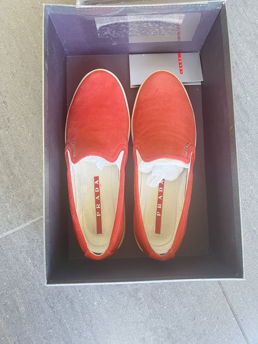 Prada Scarpe da donna: Prada Loafer Suede Red Schuhe , Leder – Usato da Hünenberg venduto da Tina030420 1