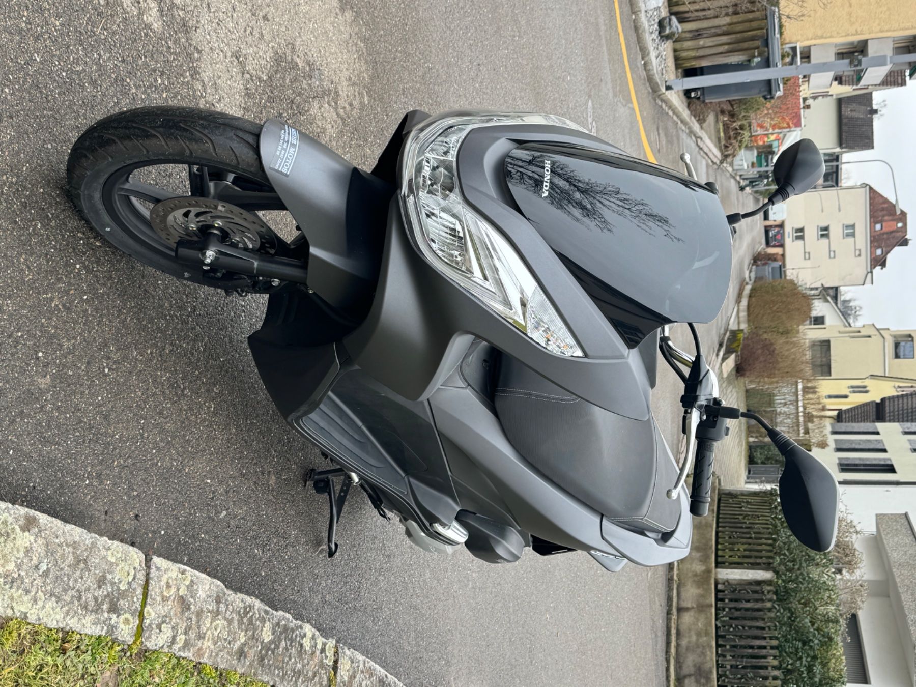 Honda Scooters: Honda pcx 125 – D'occasion à Zürich par Sparta365 3