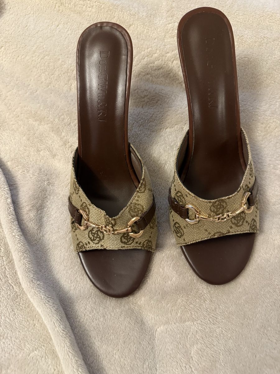 Scarpe da donna: High heels – Nuovo (secondo la descrizione) da Suhr venduto da iam.deestiny