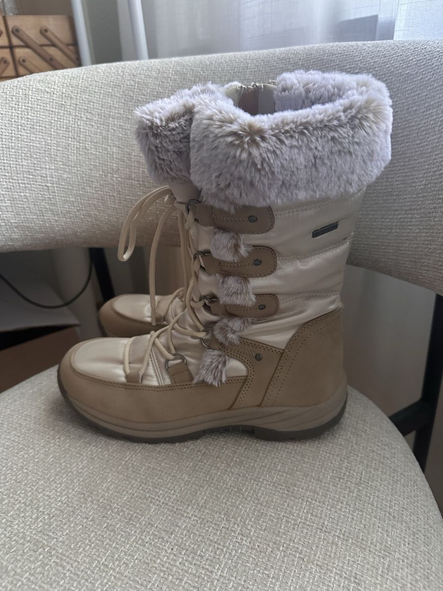 Scarpe da donna: Winterstiefel hellbeige neu Grösse 39 – Nuovo (secondo la descrizione) da Zürich venduto da Chez_Dali 1