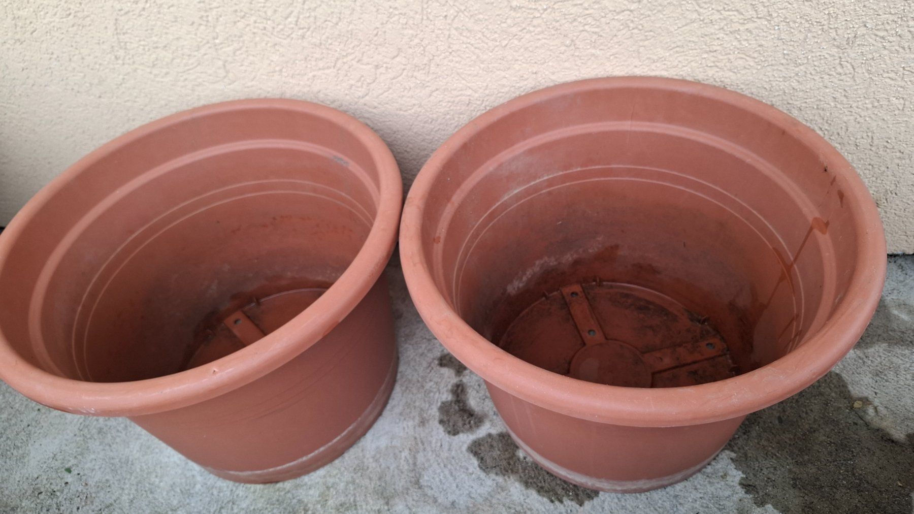 Blumentöpfe: Cilindro terra kunststoff Blumentopf set. Je. 40l. – Neu (gemäss Beschreibung) aus Rotkreuz von keerthdi 9