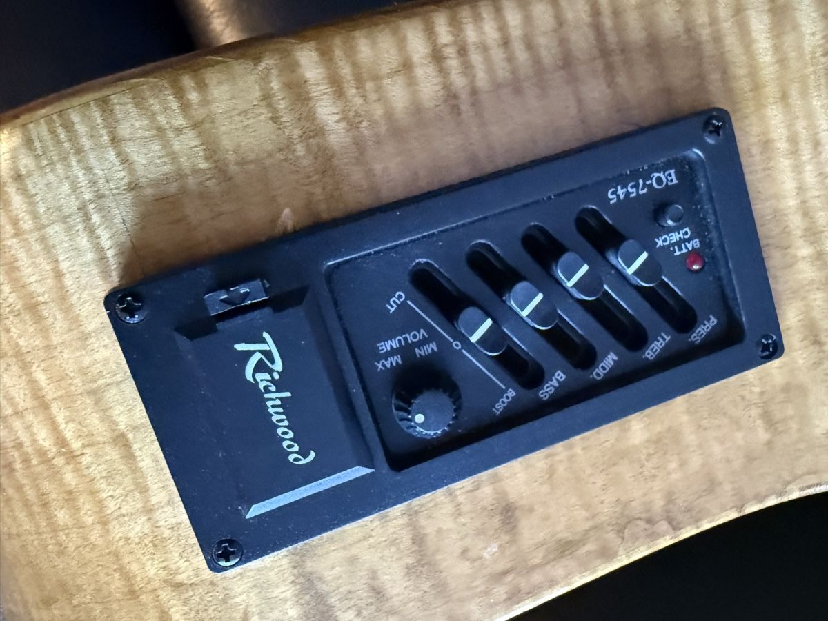 Musikinstrumente: Alte Gitarre A&R Halb Akustisch – Gebraucht aus Goldach von Messerguru 6
