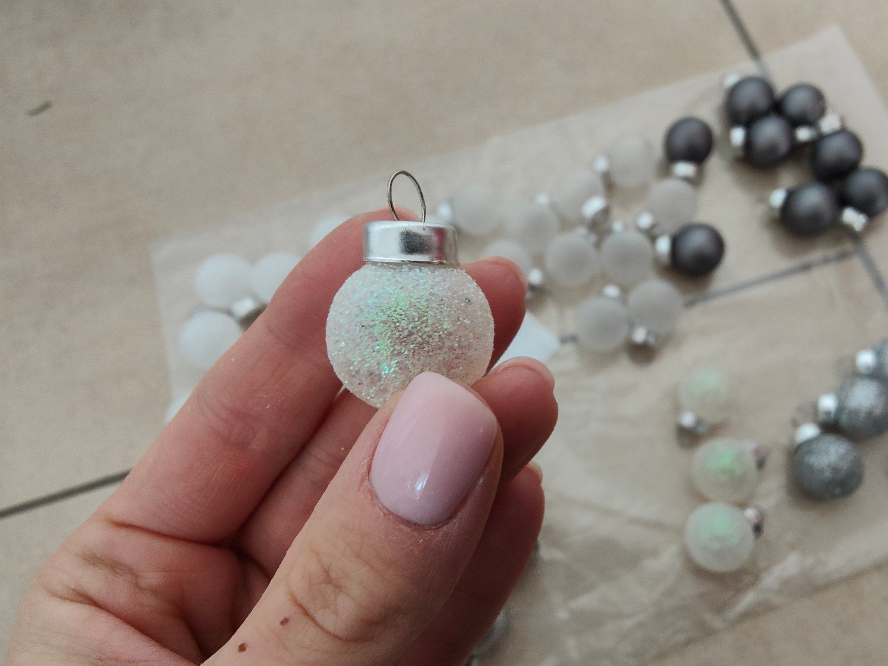 Alle Dekorationen: Mini Weihnachtskugeln – Neu und originalverpackt aus Rickenbach b. Wil von Beautiful.Things 9