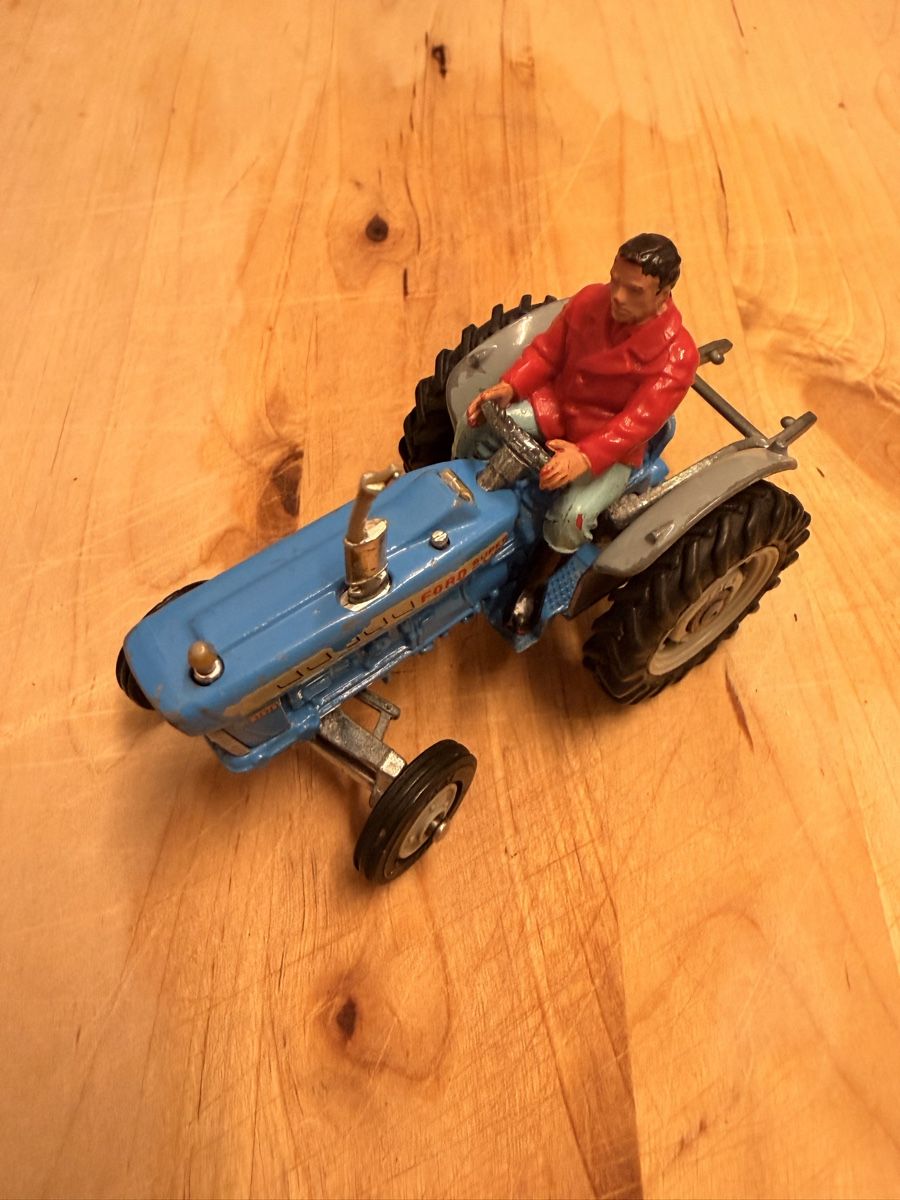 Corgi Toys Modellautos: Ford Traktor Corgi Toys – Gebraucht aus Wabern von Housi78