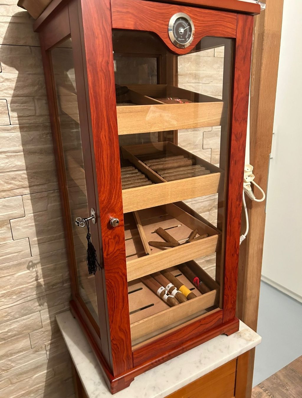 Humidor per sigari: Schöner Humidor aus Holz – Usato da Studen BE venduto da Continentalcollector 2