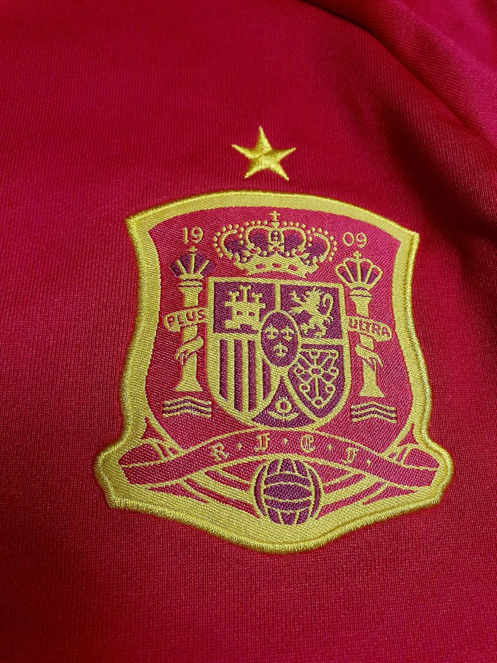 Completi: SPANIEN TRAININGSANZUG GRÖSSE M – Usato da St. Gallen venduto da CaliSunshine 3