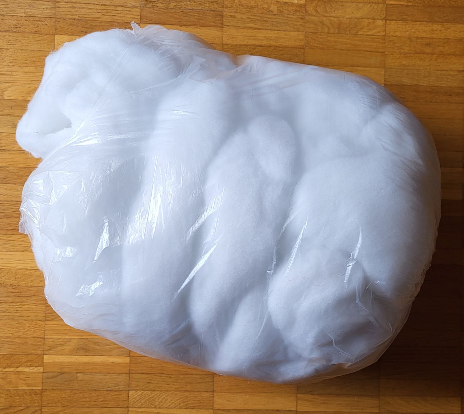 Materiale di riempimento: Füllwatte Polyesterwattierung weiss  – Usato da Winterthur venduto da Baer49