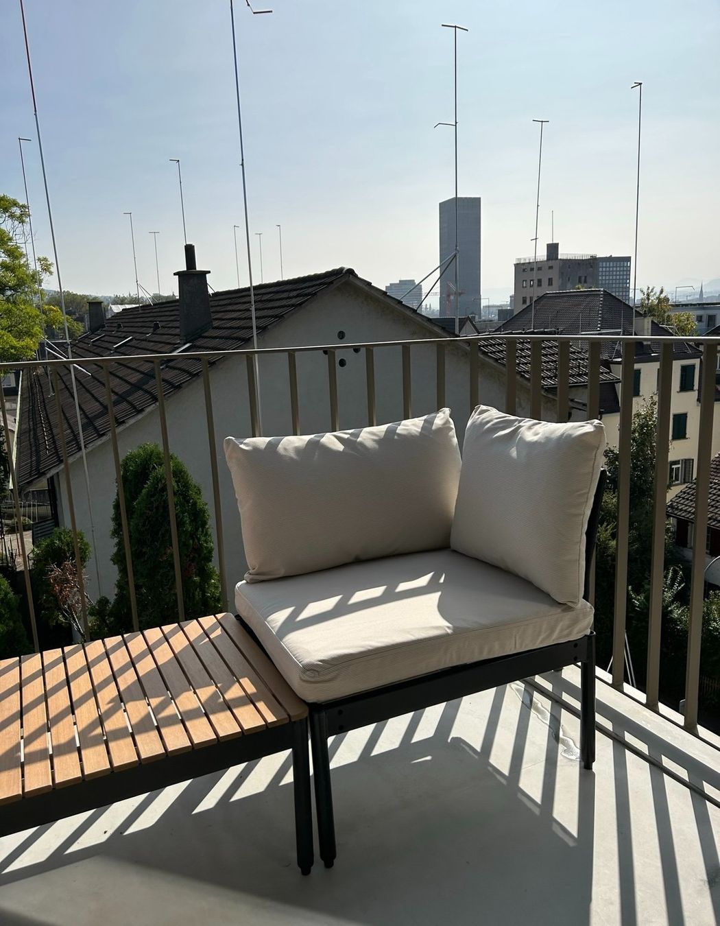 Micasa Set di tavolo e panche: Balkon Lounge Set Metall / Holz hellbeige und modular – Usato da Kilchberg ZH venduto da lisastudentinzuerich 1