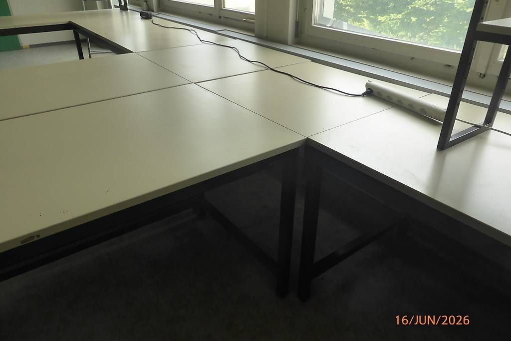 Tavoli: Werkstatt-,Labortische, Rollkorpuse – Usato da Derendingen venduto da tflric 2