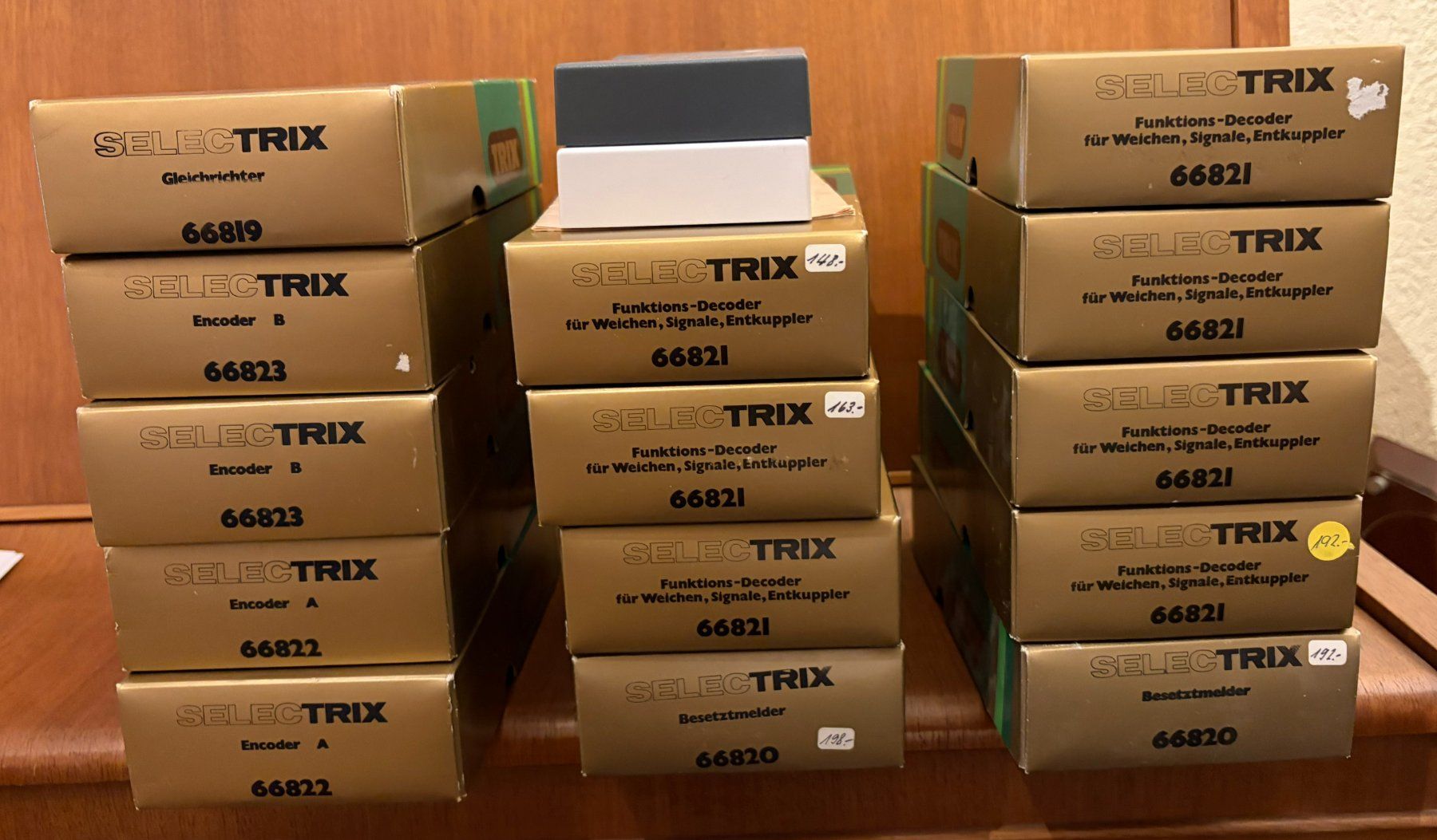 Trix Modellini di ferrovie: Trix Selectrix diverse Komponenten – Usato da Ossingen venduto da Toolman 1