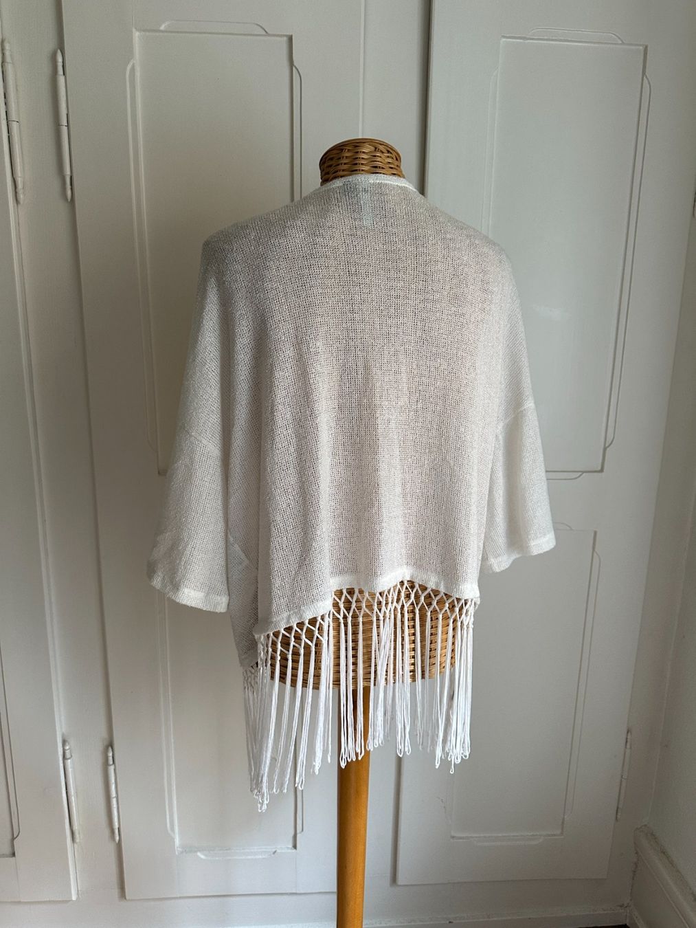 Jacken: COTTON ON - Strickjacke weiss mit Fransen XS – Gebraucht aus Zürich von Diazaio 2