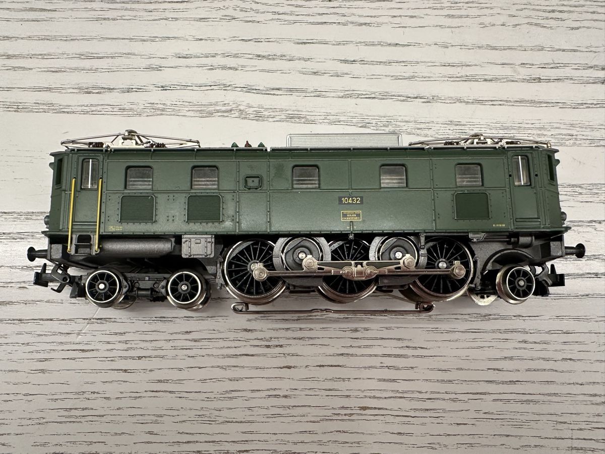 Märklin Modellini di ferrovie: Märklin 3167 SBB Ae 3/6 II – Usato da Lupsingen venduto da New-Haven 3