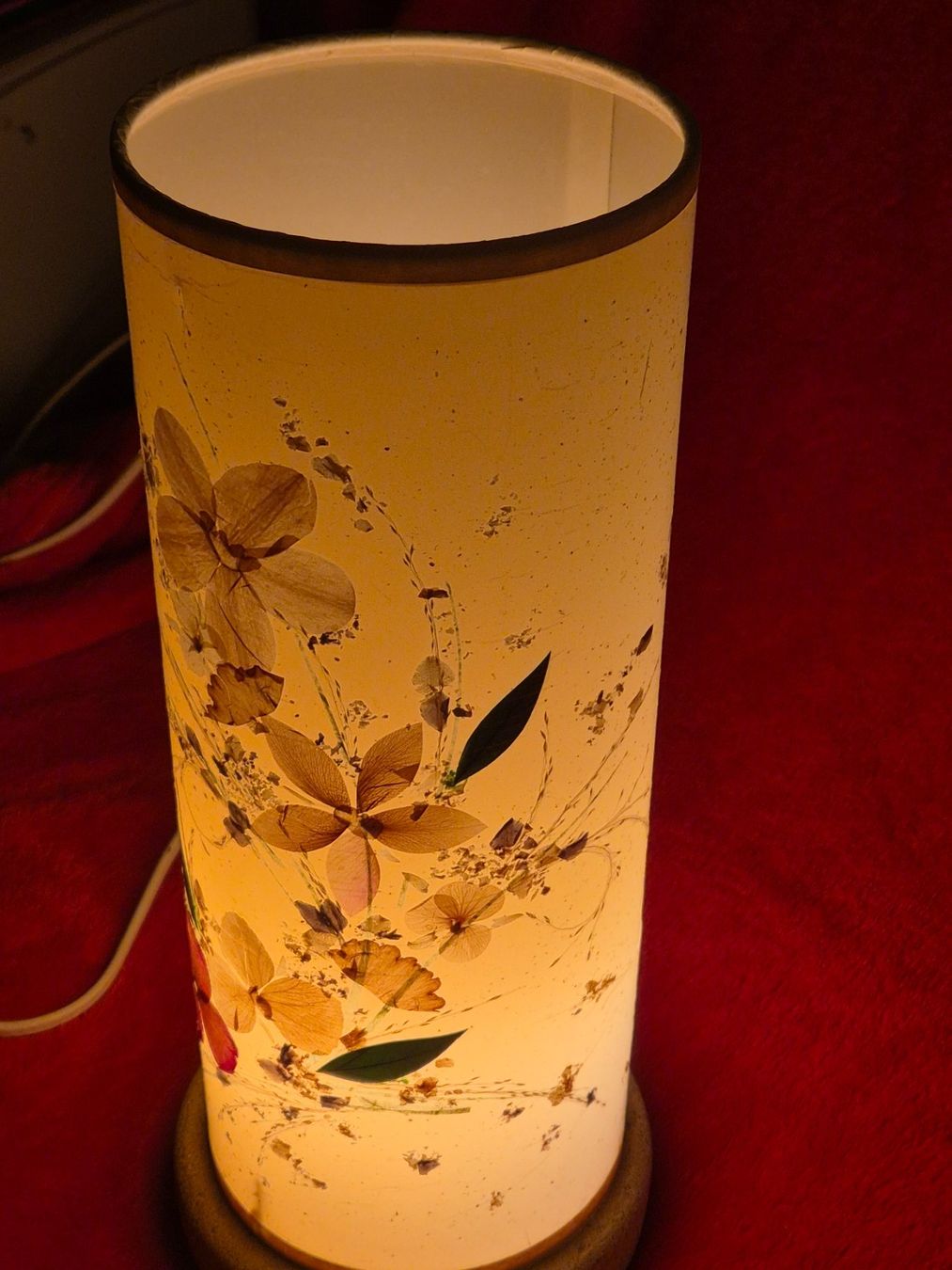 Lampen: Vintage Decorated Parchment Lamp – Gebraucht aus Monthey von McAuthor 1
