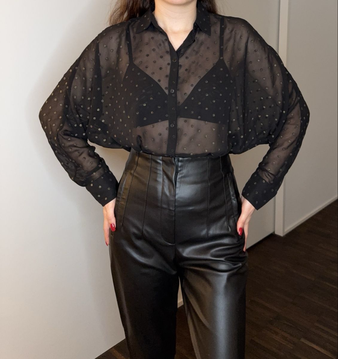 Zara Camicette: Sheer black blouse – Nuovo (secondo la descrizione) da Meggen venduto da nik_5g2v