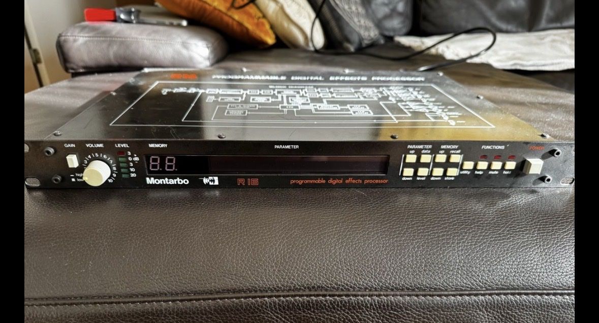Strumenti musicali: Montarbo R16 - Digital Effects Processor, Reverb, Delay, etc – Usato da Zürich venduto da 1cut2 1
