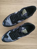 Valentino Garavani Sneakers - Luxus & Stil 