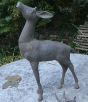 Hirsch Skulptur Gelbguss dunkel Vintage Zustand defekt