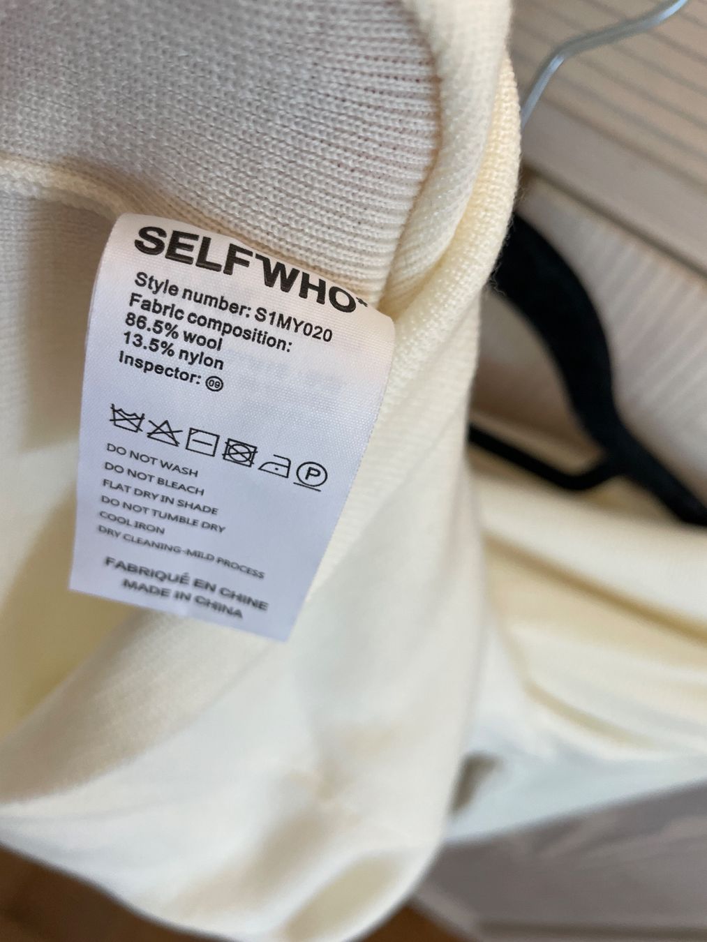 Maglioni & Felpe: Edles Off-Shoulder Strick-Top in Creme, Grösse S – Nuovo e nell'imballaggio originale da Basel venduto da non_vn79 4