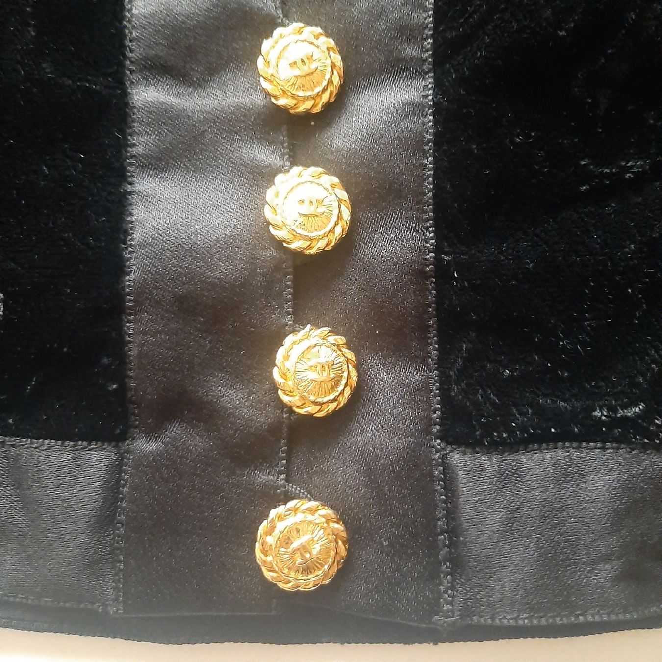 Chanel Jacken: Veste en velours Chanel Boutique – Gebraucht aus Chêne-Bourg von chsandra34 3