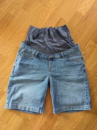 ESPRIT Neuwertige Schwangerschaft kurze Jeanshose Gr. 38