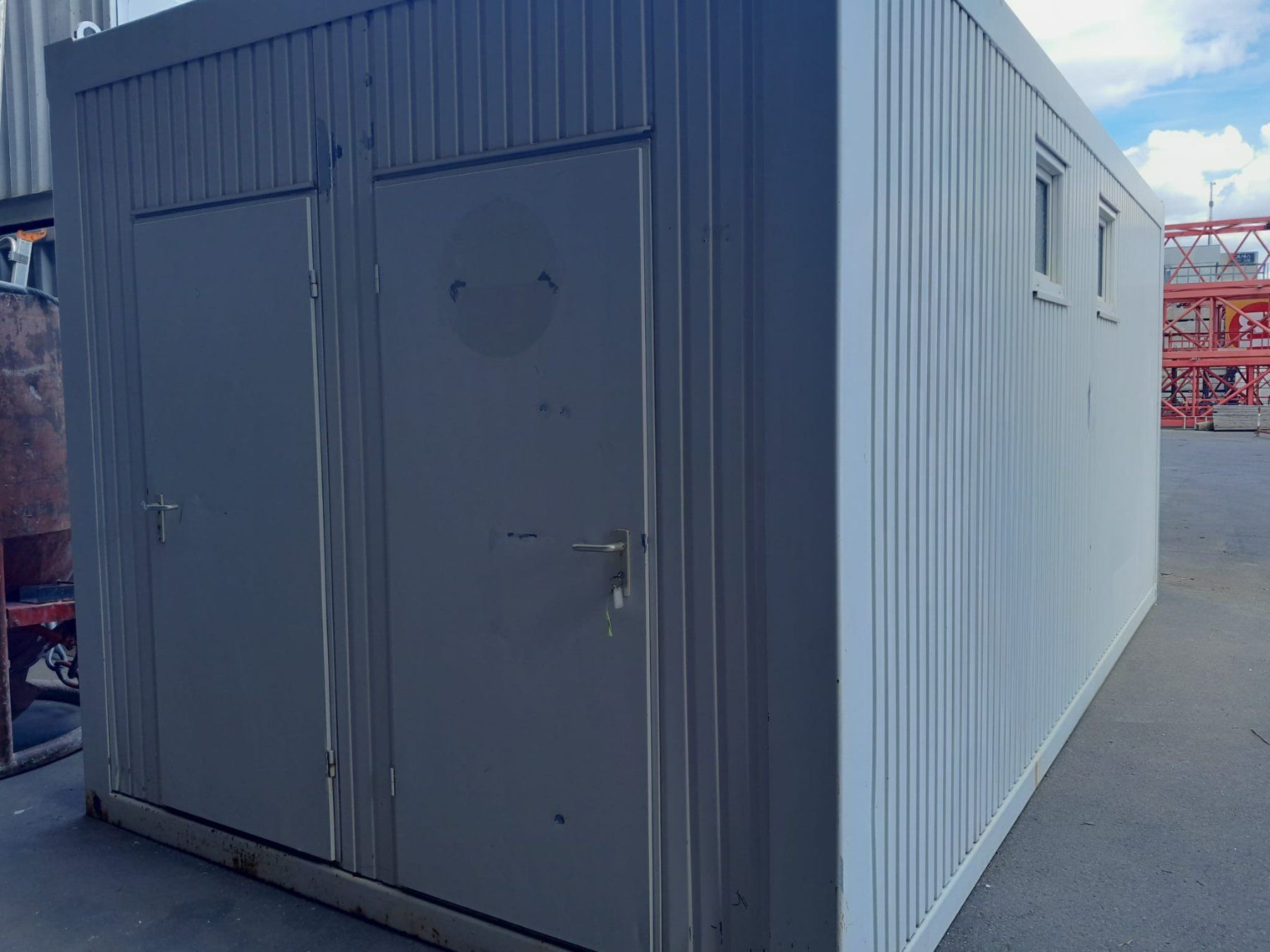Contenitori edile: Sanitär Container 6.0x3.0x2.8m – Usato da Regensdorf venduto da MAGZH