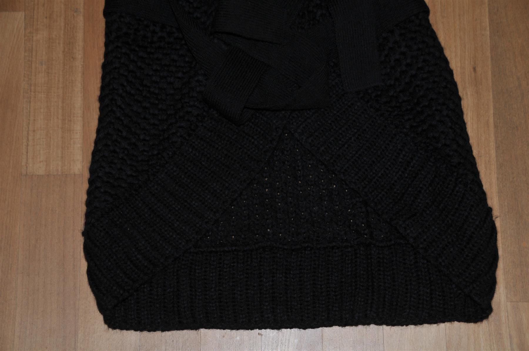 Giacche: schwarze Strickjacke / Umhang - Gr. S – Usato da Winterthur venduto da Schwestere 2