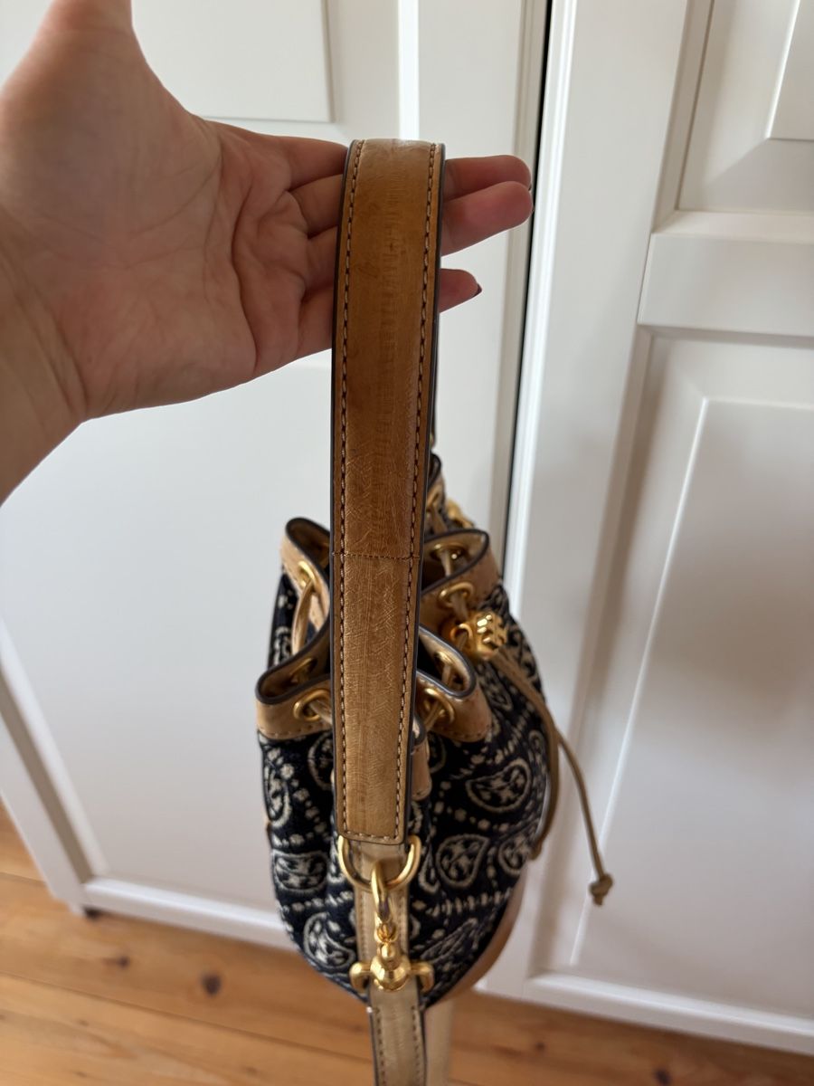Tory Burch Taschen für Damen: Tory Burch Bucket Sling Bag – Gebraucht aus St.Josefen von lop_lh8d 4
