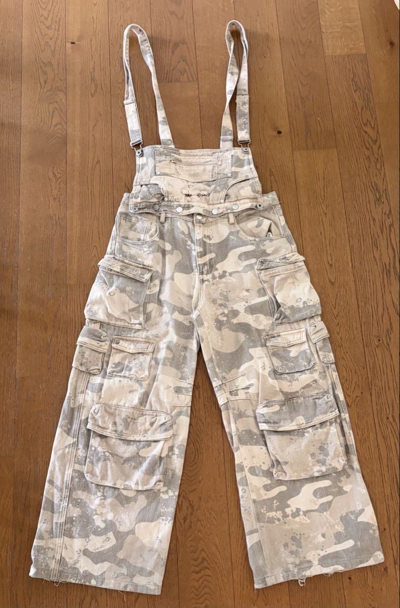 Pantaloni: Latzhose Cargohose Tarnmuster – Usato da Künten venduto da scoobydoo1312