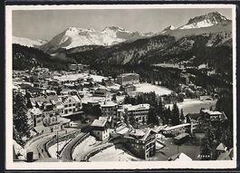 Arosa, Teilansicht mit Hotel im Schnee