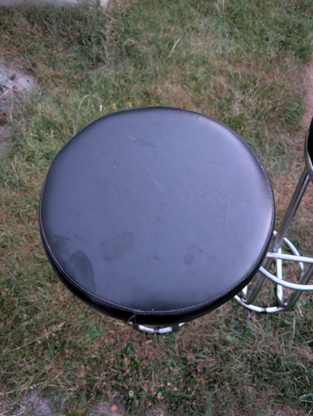 Seggioloni: Barhocker mit Chromfuss schwarz 35cm Sitzdurchmesser 2 Stück – Usato da Heitenried venduto da Timeshop