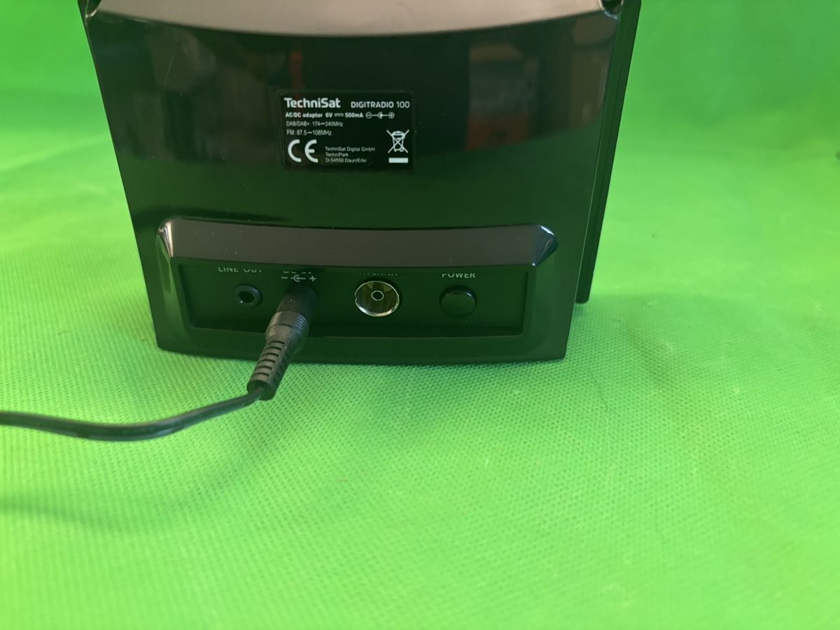 Technisat Radio: Digitalradio TechniSat Digitradio 100 DAB+ gebraucht – Nuovo e nell'imballaggio originale da Kilchberg ZH venduto da bionicdog 6