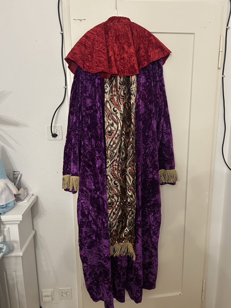 Costumi: Fasnacht Kostüm – Usato da Basel venduto da Krisztina.na 1