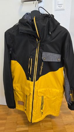 Kaum getragene Beach Mountain Winterjacke