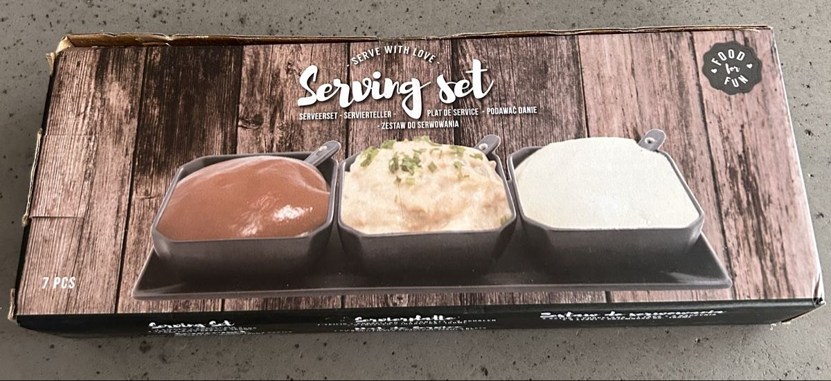 Services de table: Serving Set 7 teilig neu – Neuf avec emballage d'origine à Oberriet SG par PeeKaa_1985