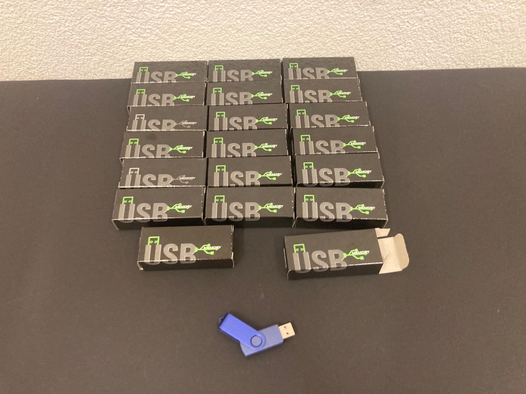USB Sticks: USB Sticks 2GB, 20 Stück – Neuf avec emballage d'origine à Neuenhof par jorogo 1