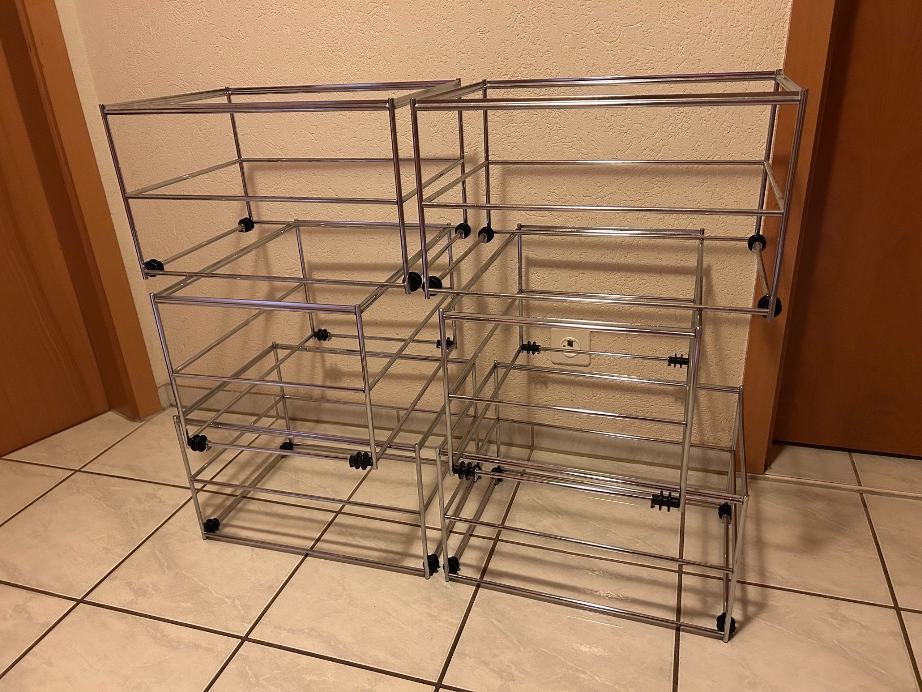 Altro in Decorazioni & Accessori: USM Haller Hängeregister – Usato da Basel venduto da eva_rst2 2