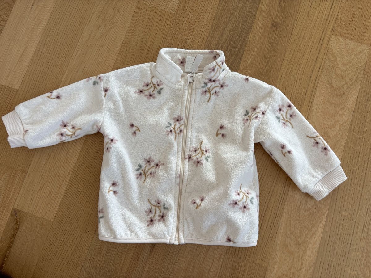 Vestes & Manteaux: Wunderschöne Fleecejacke Gr. 68 – D'occasion à Remetschwil par est_zk69