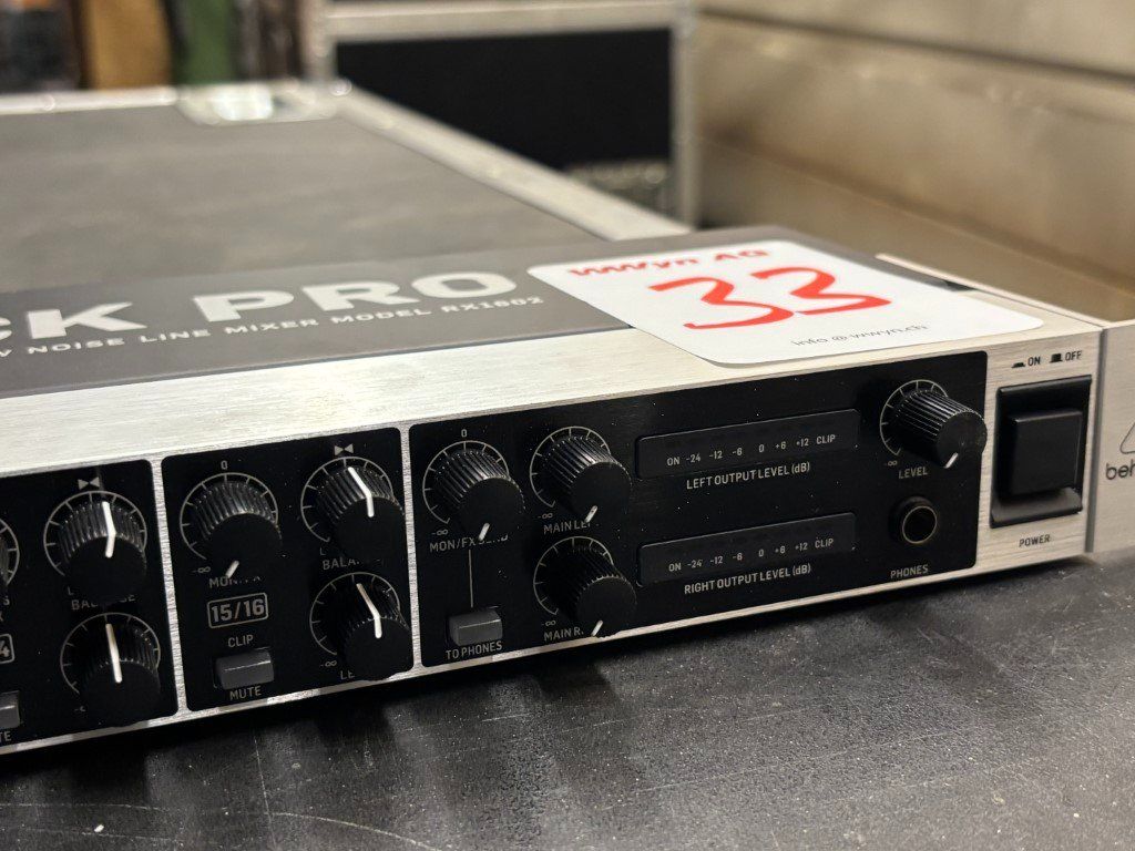 Tutti gli attrezzi: Behringer Multi-Purpose (Lot 33) 2504 Biel – Usato da Bäriswil venduto da WWYN-AUKTIONEN 3