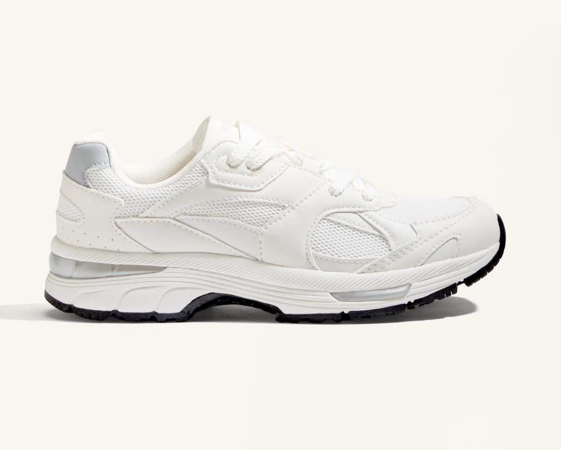 Oysho Scarpe da donna: OYSHO retro running - Trainingsschuh – Usato da Scuol venduto da med_77yp