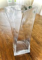 Elegante Glasvase, modern Twist Design